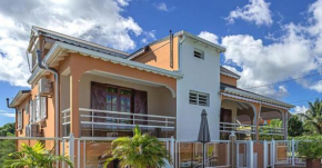 Appartement charmant à Le Moule, avec piscine partagée